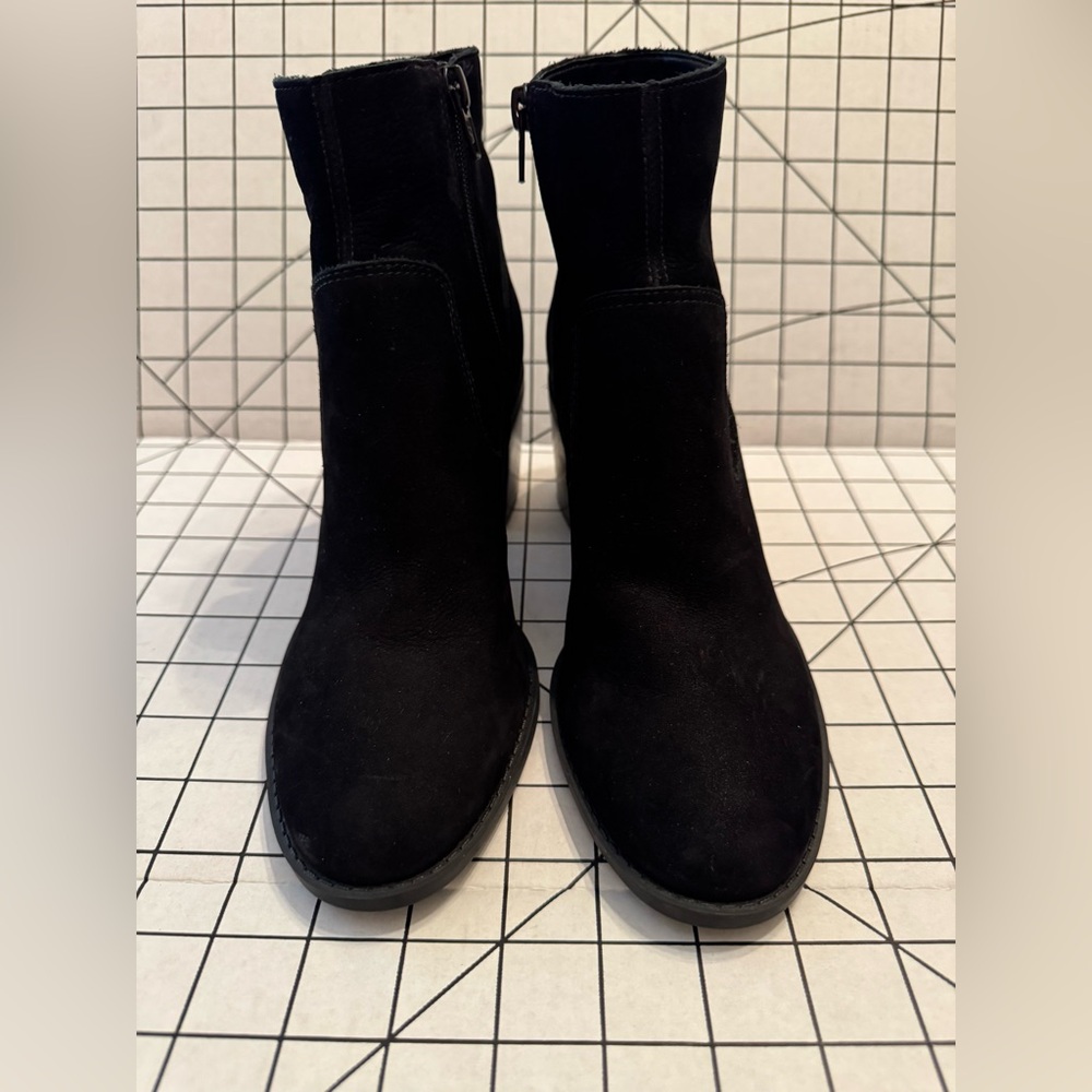 Chelsea Black Suede Women's Ankle Boots, new w/o box, Sz 6.5